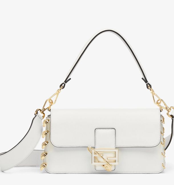 Fendi Baguette Spille Сумка Fendace из кожи белого цвета